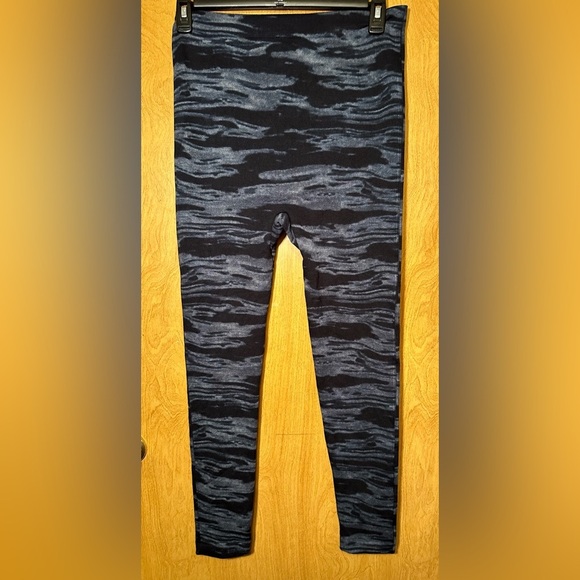 NWT Lane Bryant black and gray leggings size E/F - Picture 2 of 7